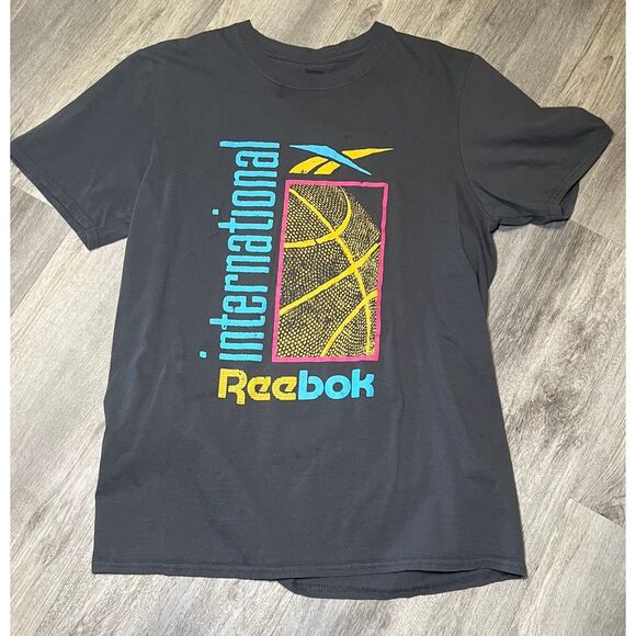 Reebok vintage graphic t-shirt size‎ medium - Picture 1 of 3